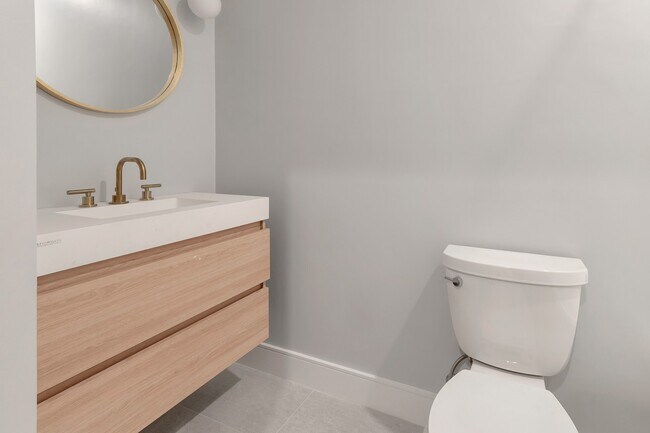 Photo - 148 W 9th St