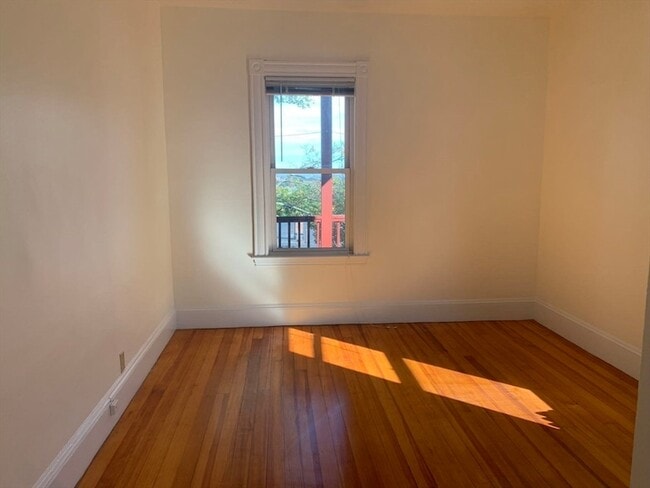 Photo - 52 Percival St Unit 3