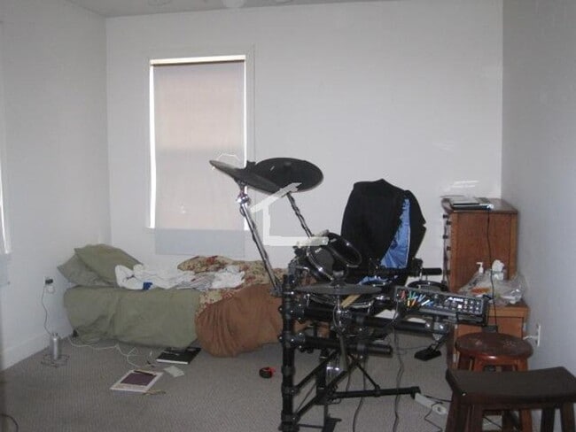 Photo - Nice 4 bed in Allston