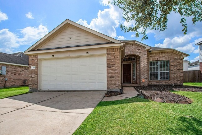 Building Photo - Gorgeous 3BR/2.5 Bath Single Family Home i...
