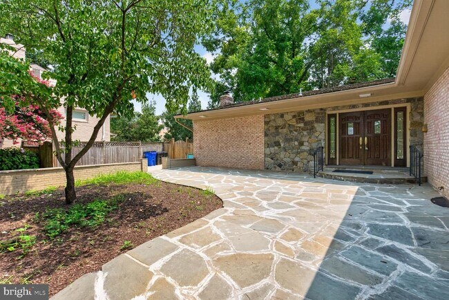 Photo - 6216 Goodview St