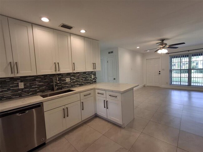 Photo - 2300 NW 3rd Ave Unit S