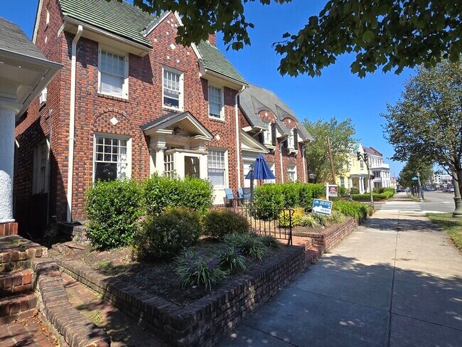 Photo - 714 N Arthur Ashe Blvd Unidad A