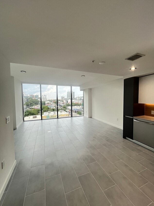 Photo - 138 NE 22nd St (Miami, FL)