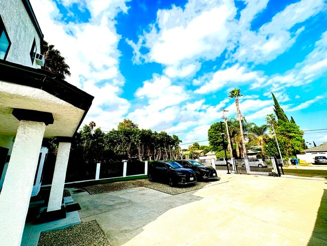 Photo - 7945 Yolanda Ave