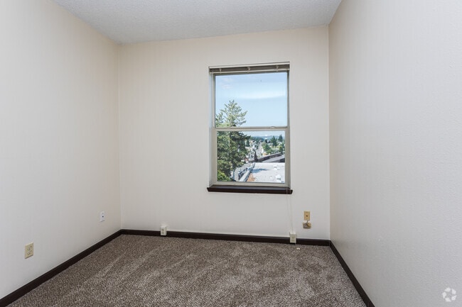 1BR, 1BA - 667SF - Bedroom - Julia Manor