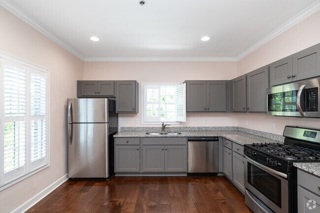 2BR, 1BA - 1,300SF - Kitchen