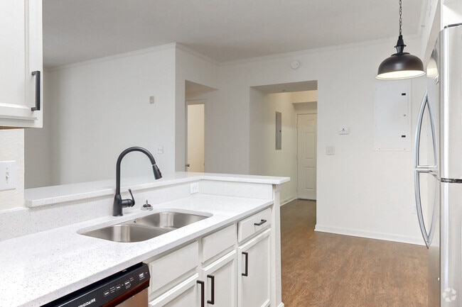 The Areca w/ Solarium - 1BD, 1BA - 888SF - Royal Palm Terrace Apartments