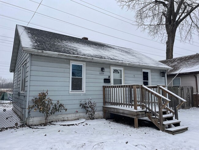 2BD/1BA Home In Highland IN - 2BD/1BA Home In Highland IN