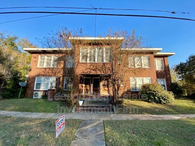 Building Photo - 458 Forest Ave