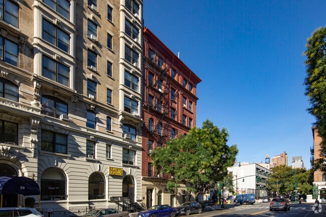 Photo - 66 W 77th St