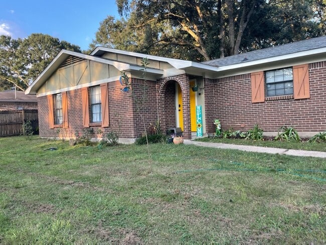 Photo - 5187 Somerset Dr W