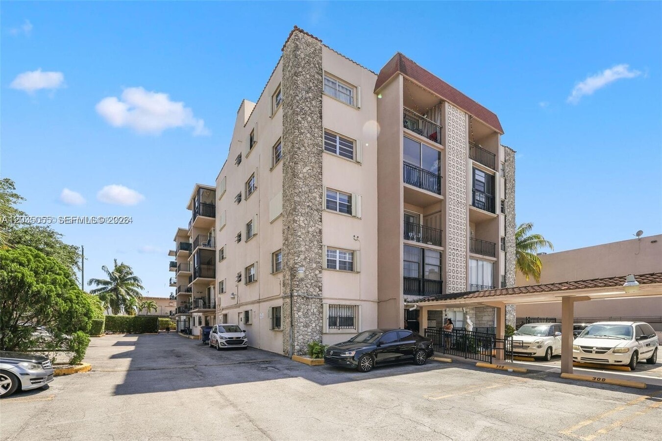 Photo - 3640 NW 9th St Unit 302