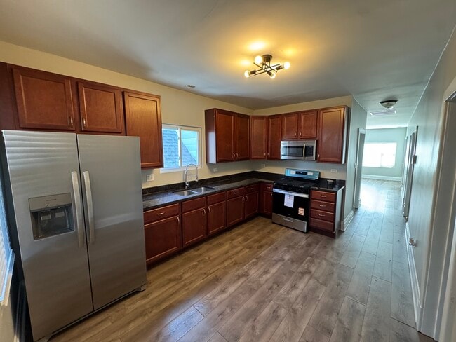 Photo - 5410 W Wrightwood Ave Unit Wrightwood  #2