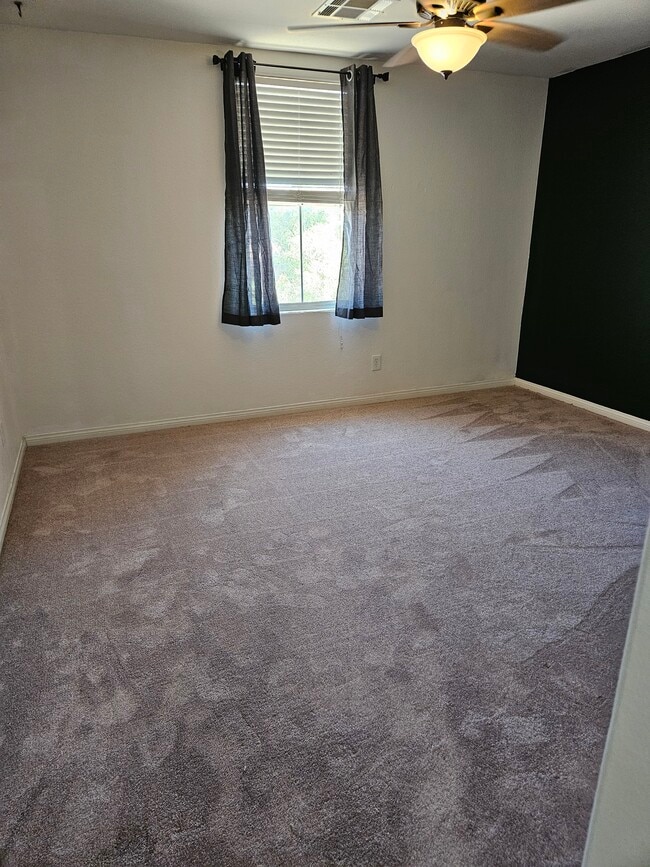 Building Photo - 7204 Mountain Den Ave Rental