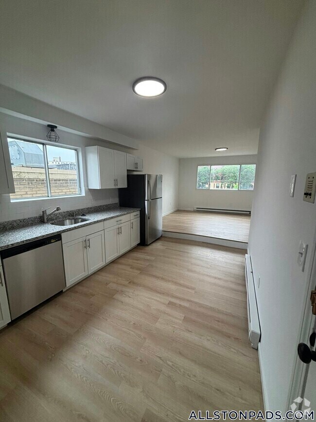 Building Photo - 1247 Commonwealth Ave Rental