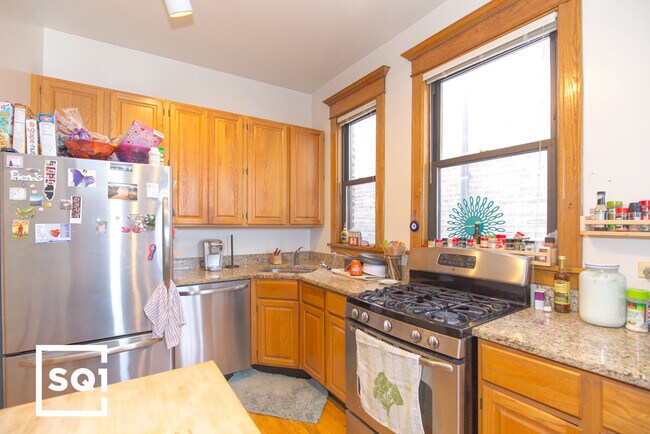 Photo - 1224 W Eddy St Unidad 2