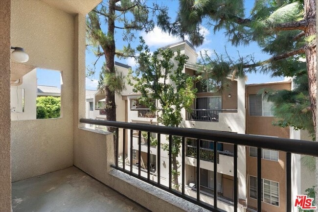 Photo - 5530 Owensmouth Ave Unidad 316