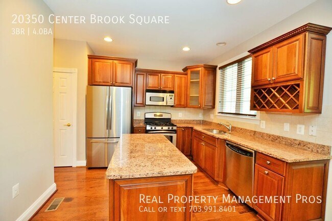 Coming Soon-Immaculate 2 Car Garage Townho...
