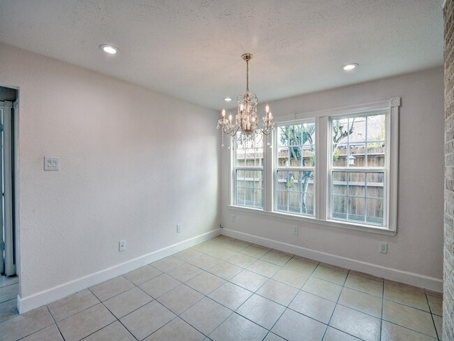 Photo - 1306 Mimosa Rd