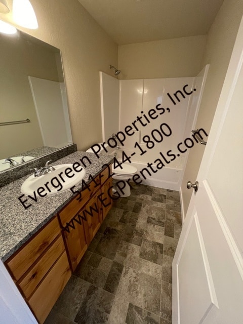 Photo - 1023 SW Oliver Pl