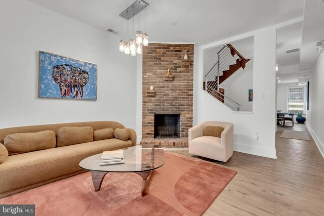 Photo - 915 5th St NW