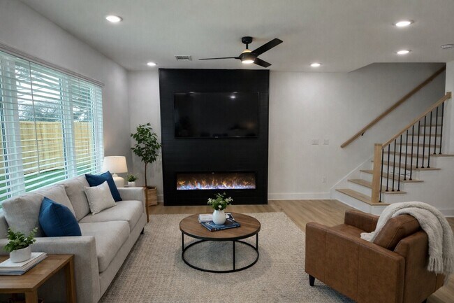 Photo - 1806 Benson St