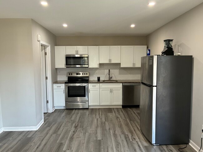 Photo - 430 Macdade Blvd