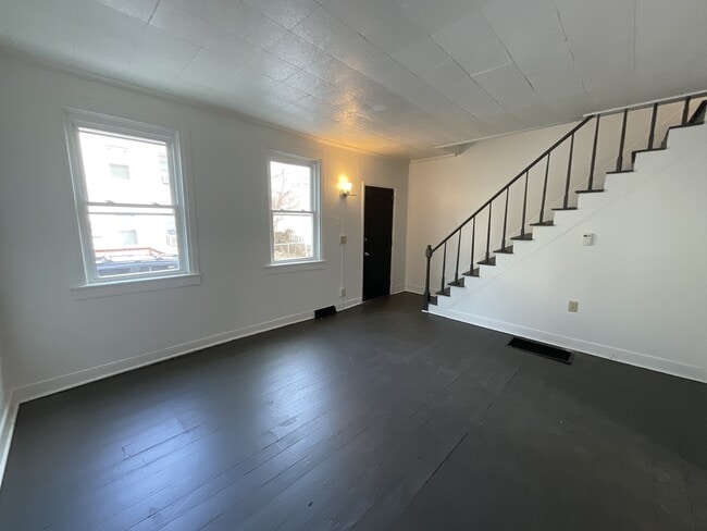 Photo - 246 Walnut St