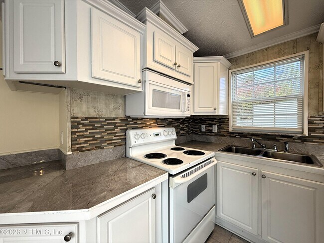 Photo - 4825-4A1A A1A S