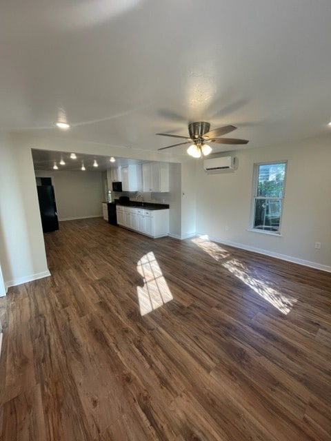 Building Photo - 604 S Montgomery St Rental