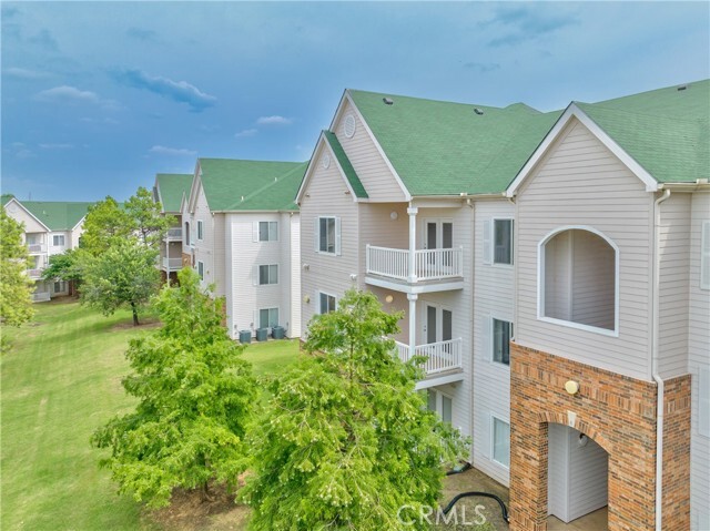 Photo - 2200 Classen Blvd Condominio Unidad 1111