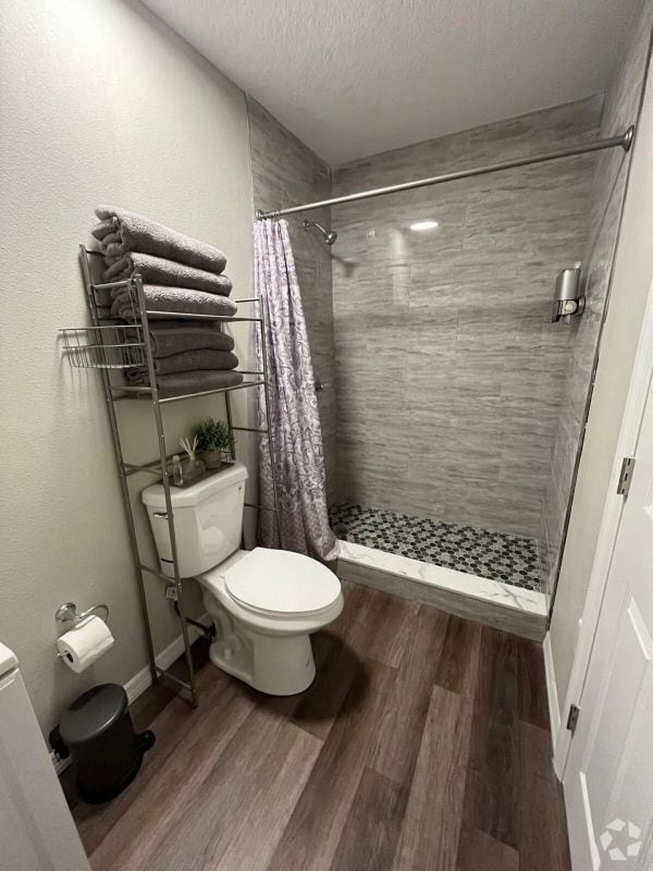 Building Photo - 6208 Pinewood Village Cir W Rental
