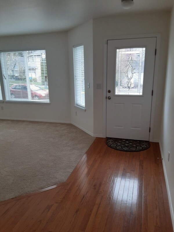 2730 10th Ct SE Townhome For Rent in Olympia, WA