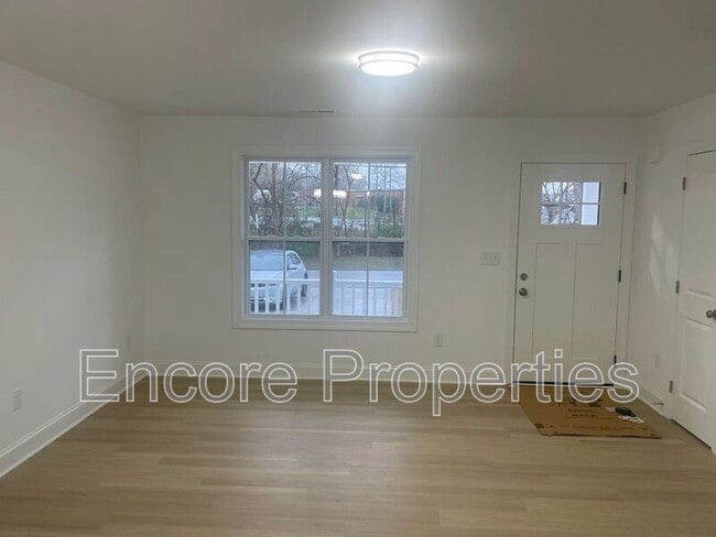 Photo - 1115 Grace Ave