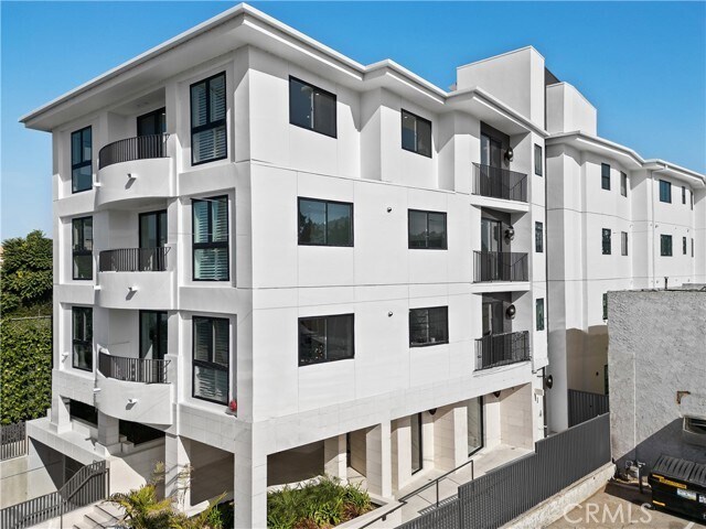 Building Photo - 4214 Fulton Ave Unit 302