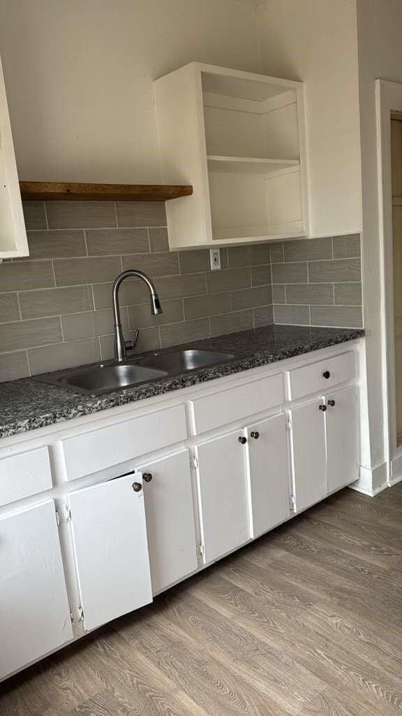 Photo - 111 E Lewis St