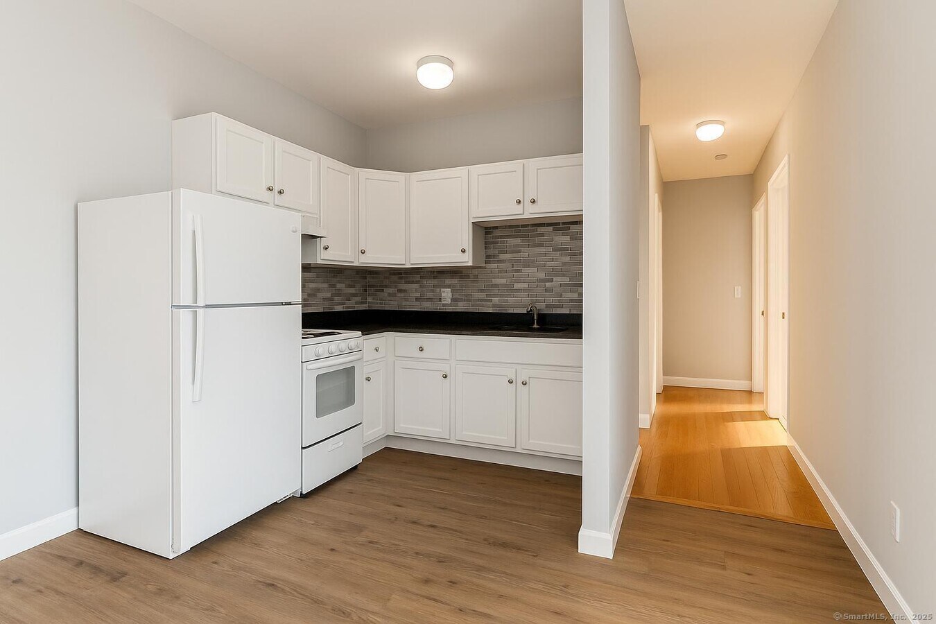 Photo - 1057 E Main St Apartment Unit 3