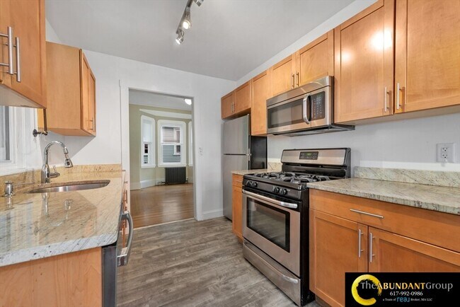 Photo - 5 Murdock Ter