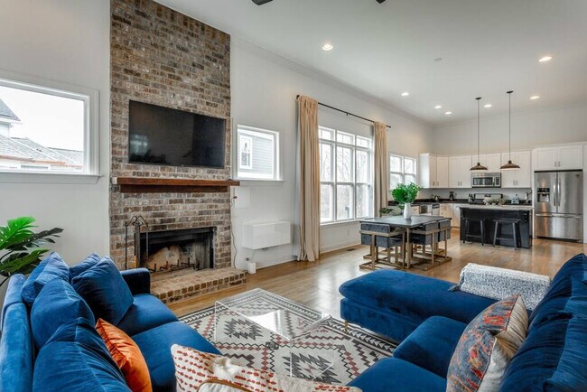 Photo - 1494 Madison St Unit ID1232885P