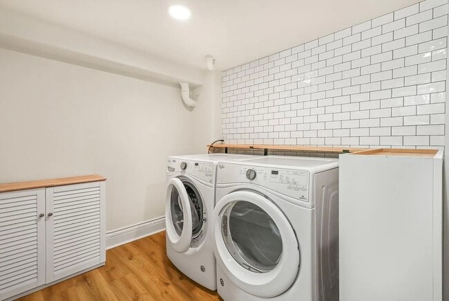 Photo - 125 NE Shaver St Unit 125 NE Shaver St #B