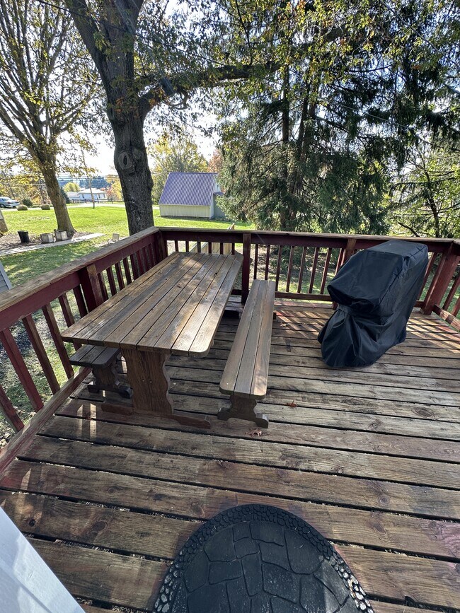 Photo - 962 W Main St