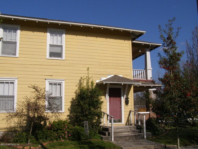 Building Photo - 829 Goodwin St Rental