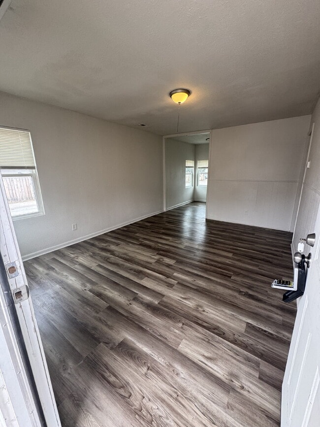 Photo - "Cozy 1-Bed Gem in Wichita – Perfect Balance of Comfort and Convenience!"