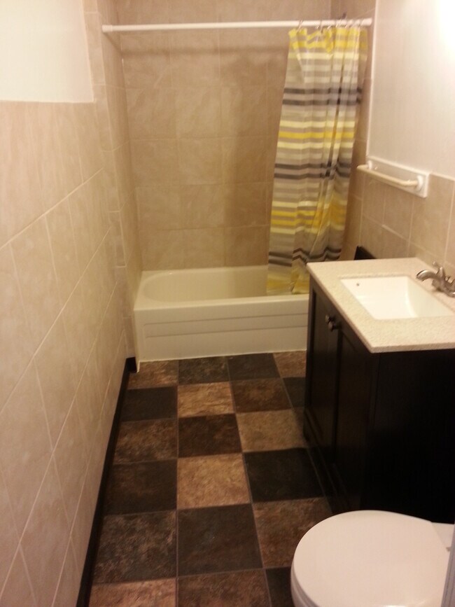 Photo - 918 Fulton St SE Unit 2