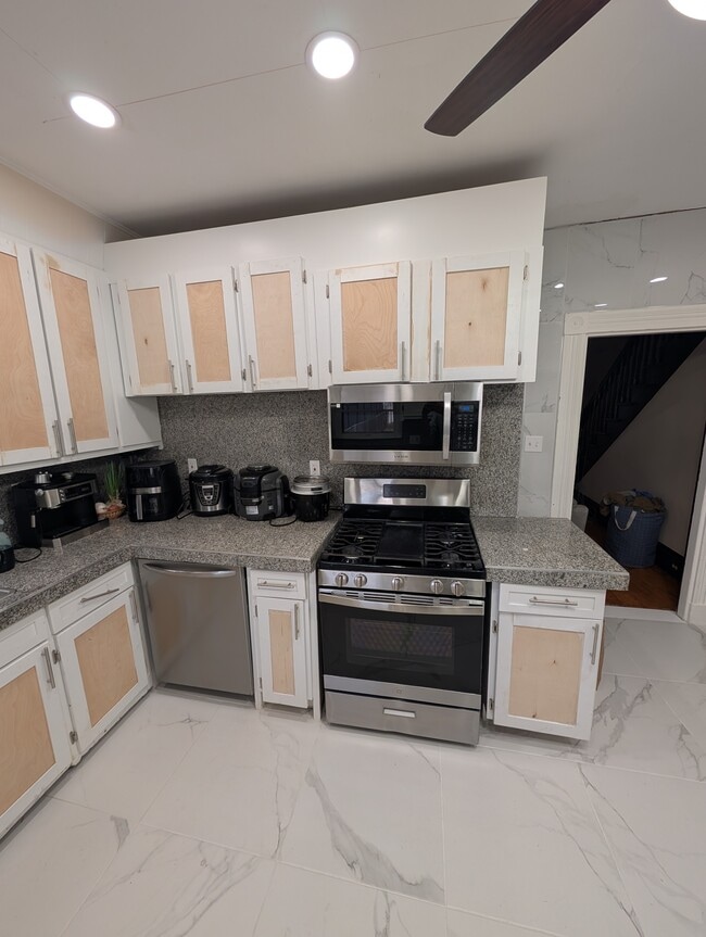 Photo - 74 Sharon St