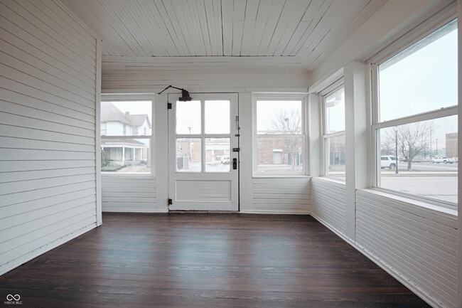 Photo - 217 S Meridian St