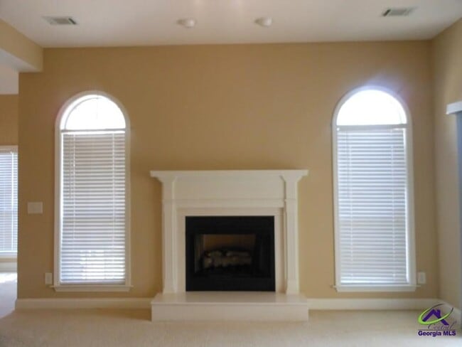 Photo - 218 Carrington Ln