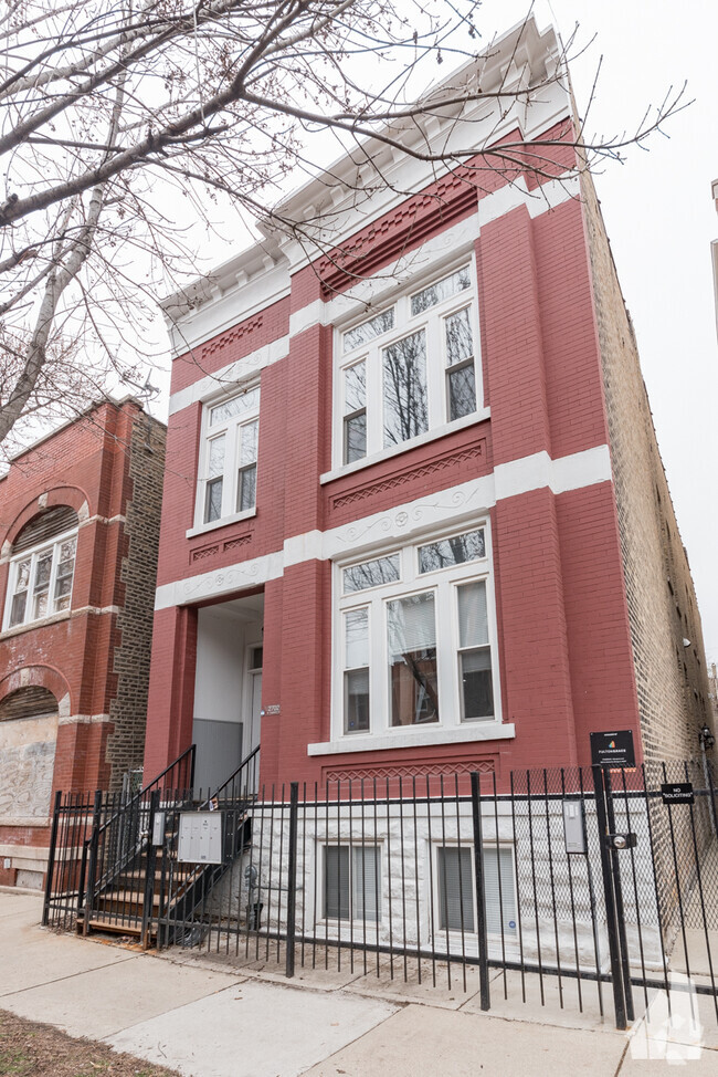 Building Photo - 2702 W Thomas St Unit 2f Rental