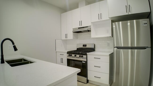 Photo - 10240-10157 157 St NW Unit BSMT 10244